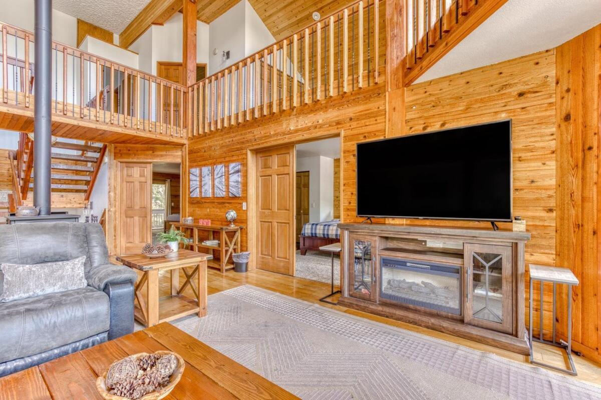 Great Blue Lodge - Spacious Ski Lodge, Hot Tub, Sauna, Game Room & More Government Camp Eksteriør bilde