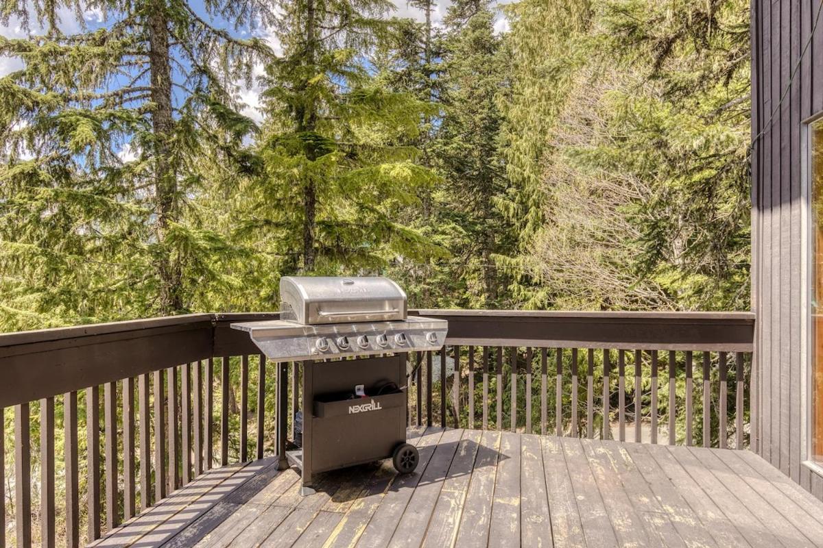 Great Blue Lodge - Spacious Ski Lodge, Hot Tub, Sauna, Game Room & More Government Camp Eksteriør bilde