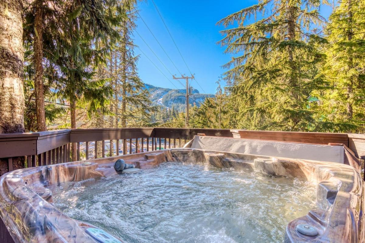 Great Blue Lodge - Spacious Ski Lodge, Hot Tub, Sauna, Game Room & More Government Camp Eksteriør bilde