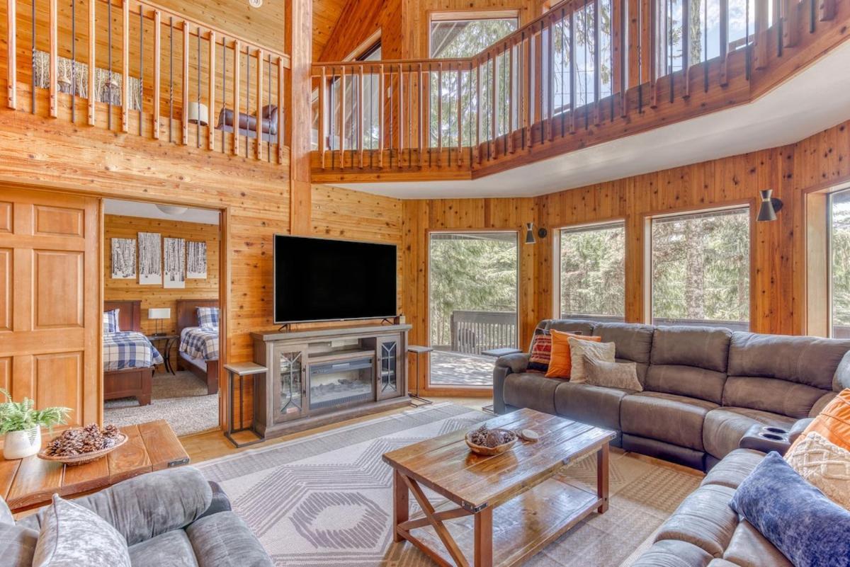 Great Blue Lodge - Spacious Ski Lodge, Hot Tub, Sauna, Game Room & More Government Camp Eksteriør bilde